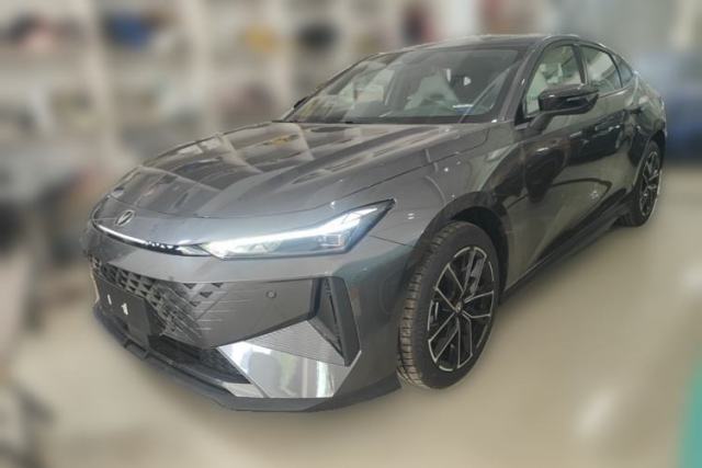 Używany CHANGAN UNI-V iDD 2024 Blue Whale Smart Electric iDD 136km Luxury Model