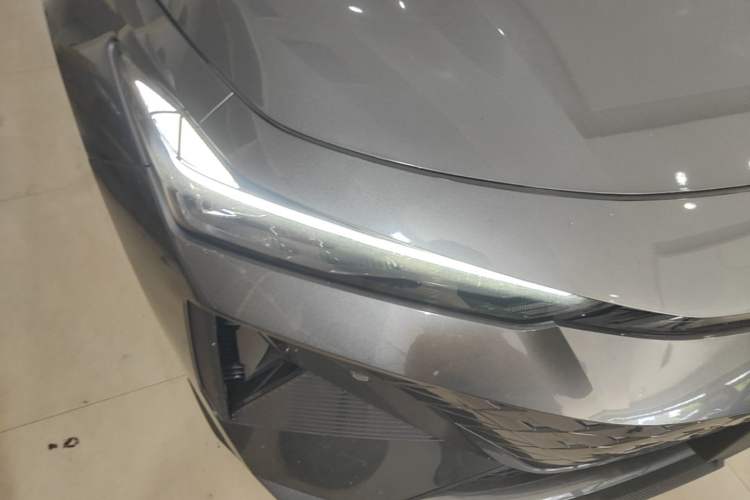 Used CHANGAN UNI-V iDD 2024 Blue Whale Smart Electric iDD 136km Luxury Model Right Front Headlight