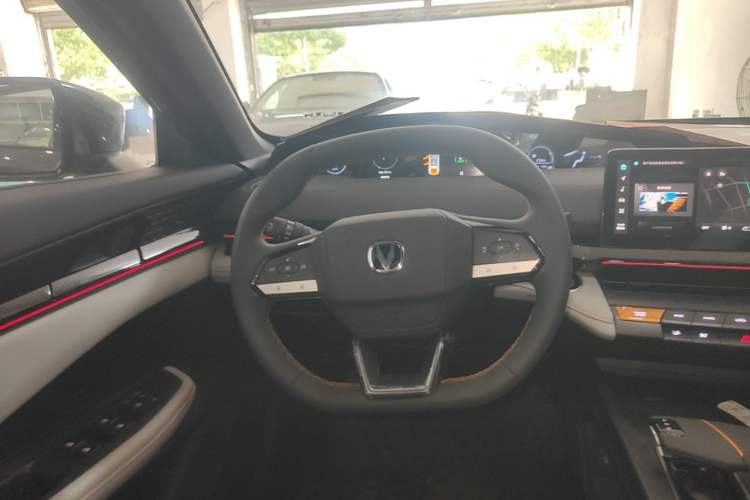 Used CHANGAN UNI-V iDD 2024 Blue Whale Smart Electric iDD 136km Luxury Model Steering Wheel