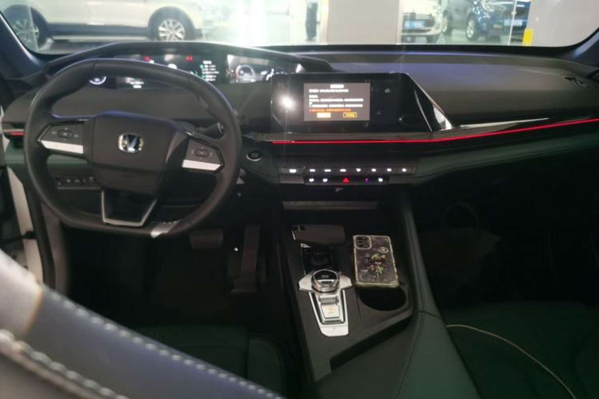 Used CHANGAN UNI-V iDD 2024 Blue Whale Smart Electric iDD 136km Luxury Model Interior 2