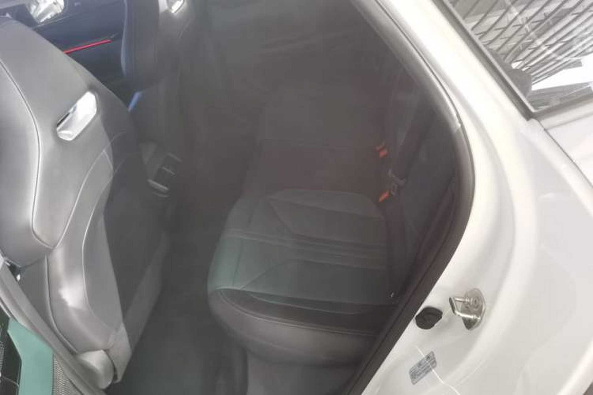 Used CHANGAN UNI-V iDD 2024 Blue Whale Smart Electric iDD 136km Luxury Model Interior 4