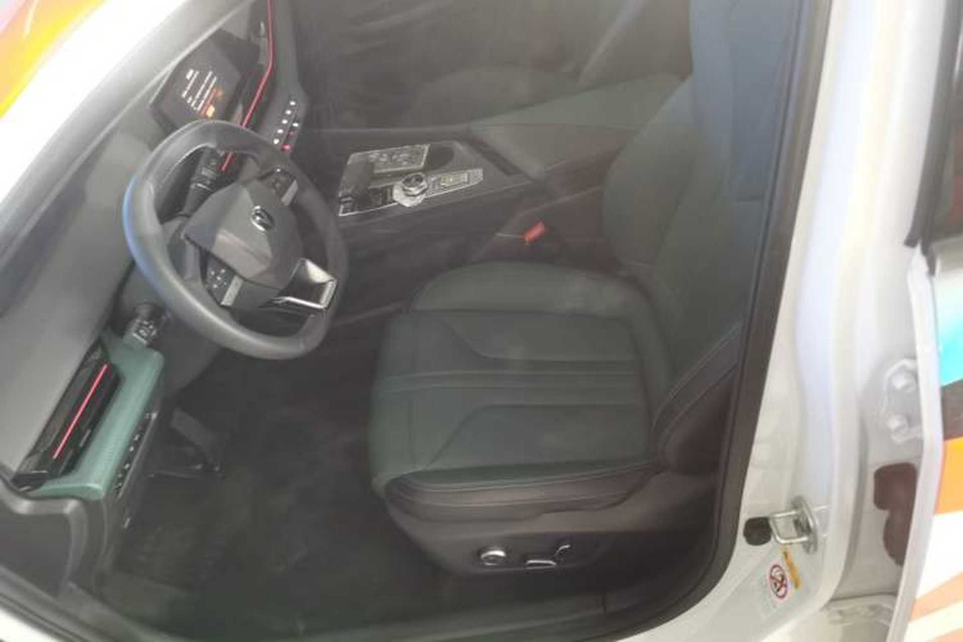 Used CHANGAN UNI-V iDD 2024 Blue Whale Smart Electric iDD 136km Luxury Model Left Front Seat