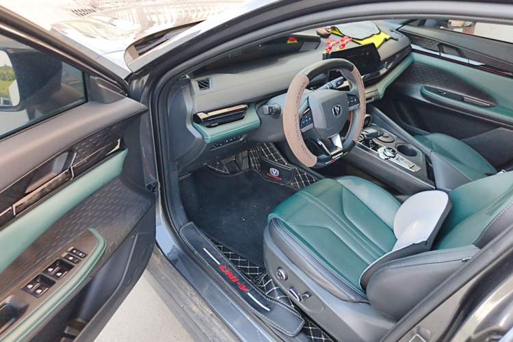 Used CHANGAN UNI-V iDD 2024 Blue Whale Smart Electric iDD 136km Luxury Model Driver Seat