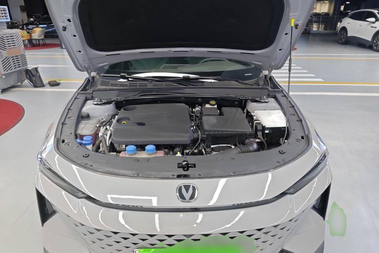 Used CHANGAN UNI-V iDD 2024 Blue Whale Smart Electric iDD 136km ZhiKu Model Engine Bay