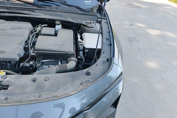 Used CHANGAN UNI-V iDD 2024 Blue Whale Smart Electric iDD 136km Luxury Model Engine Bay Left
