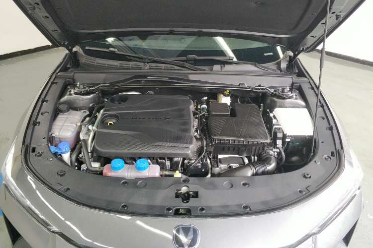 Used CHANGAN UNI-V iDD 2024 Blue Whale Smart Electric iDD 136km Luxury Model Engine Bay