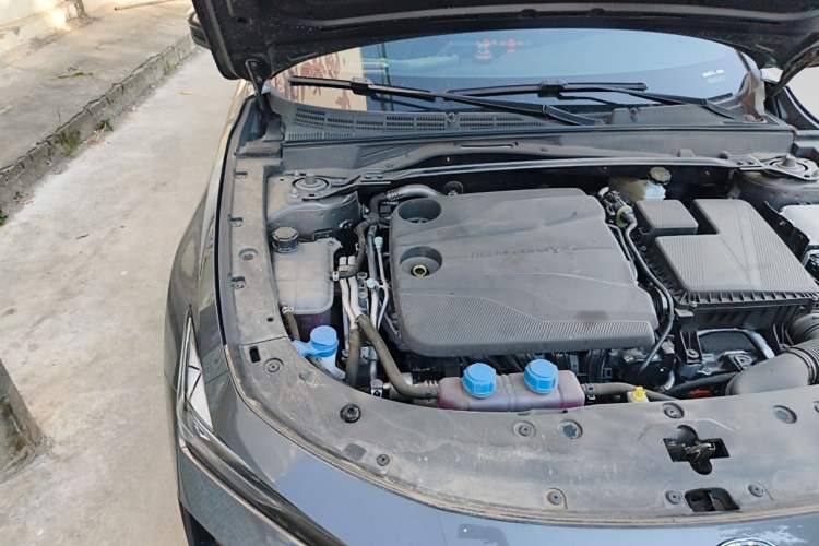 Used CHANGAN UNI-V iDD 2024 Blue Whale Smart Electric iDD 136km Luxury Model Engine Bay Right