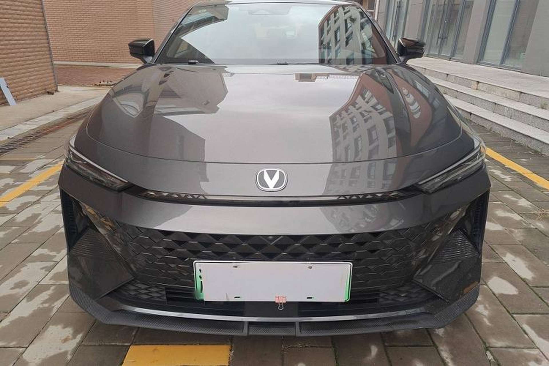 Used CHANGAN UNI-V iDD 2024 Blue Whale Smart Electric iDD 136km Luxury Model Exterior 1