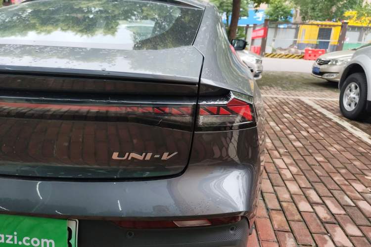 Used CHANGAN UNI-V iDD 2024 Blue Whale Smart Electric iDD 136km Luxury Model Exterior 6