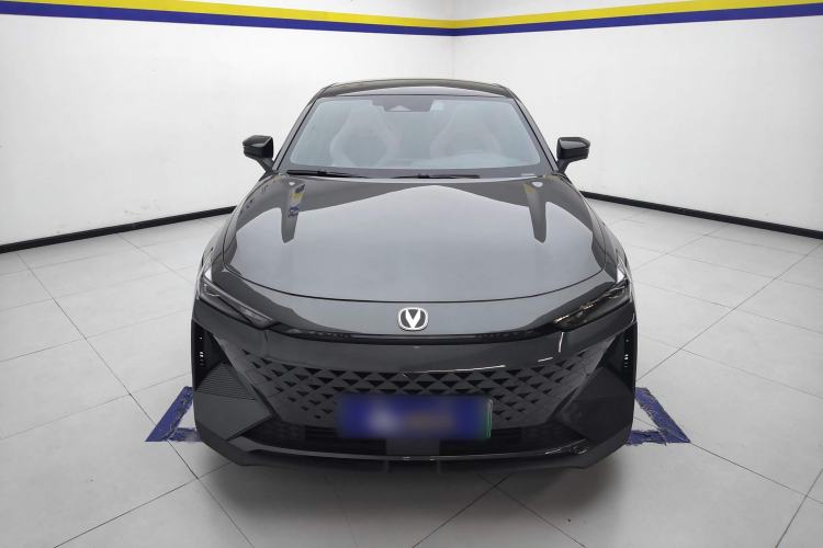 Used CHANGAN UNI-V iDD 2024 Blue Whale Smart Electric iDD 136km Luxury Model Front