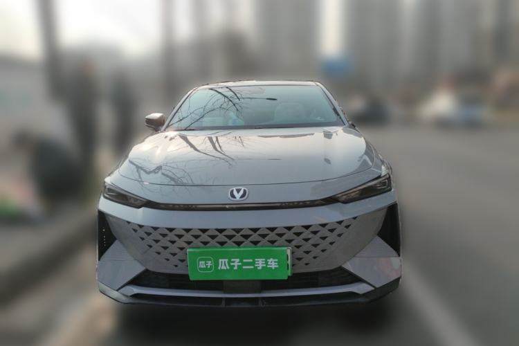 Used CHANGAN UNI-V iDD 2024 Blue Whale Smart Electric iDD 136km ZhiKu Model Front