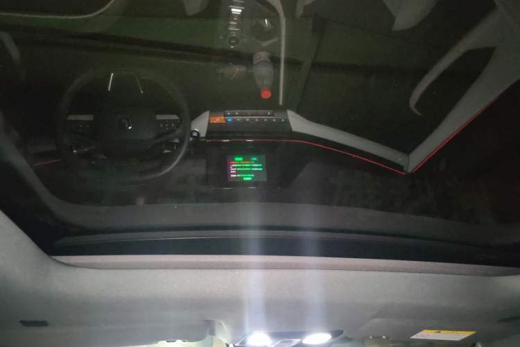 Used CHANGAN UNI-V iDD 2024 Blue Whale Smart Electric iDD 136km Luxury Model Headliner