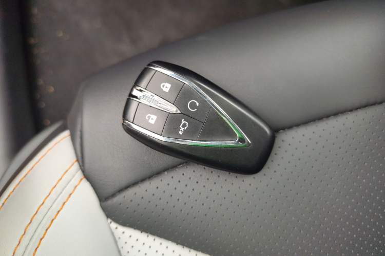 Used CHANGAN UNI-V iDD 2024 Blue Whale Smart Electric iDD 136km Luxury Model Interior 1