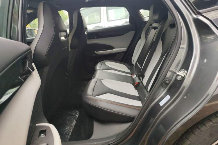 Used CHANGAN UNI-V iDD 2024 Blue Whale Smart Electric iDD 136km Luxury Model Interior 4