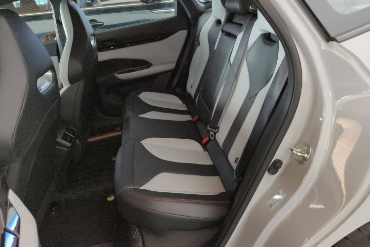 Used CHANGAN UNI-V iDD 2024 Blue Whale Smart Electric iDD 136km Luxury Model Interior 4
