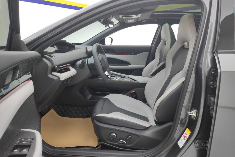 Used CHANGAN UNI-V iDD 2024 Blue Whale Smart Electric iDD 136km Luxury Model Left Front Seat