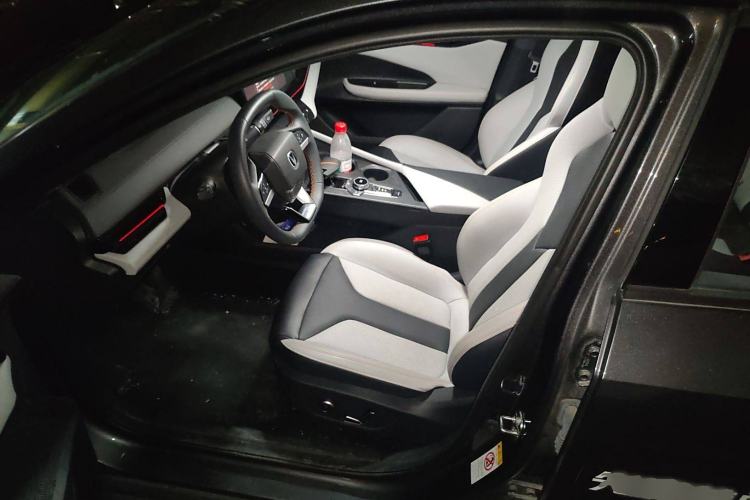 Used CHANGAN UNI-V iDD 2024 Blue Whale Smart Electric iDD 136km Luxury Model Left Front Seat