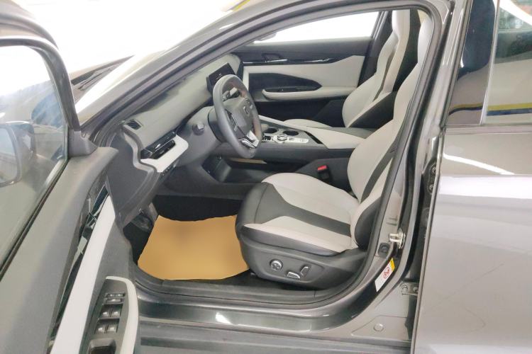 Used CHANGAN UNI-V iDD 2024 Blue Whale Smart Electric iDD 136km Luxury Model Left Front Seat