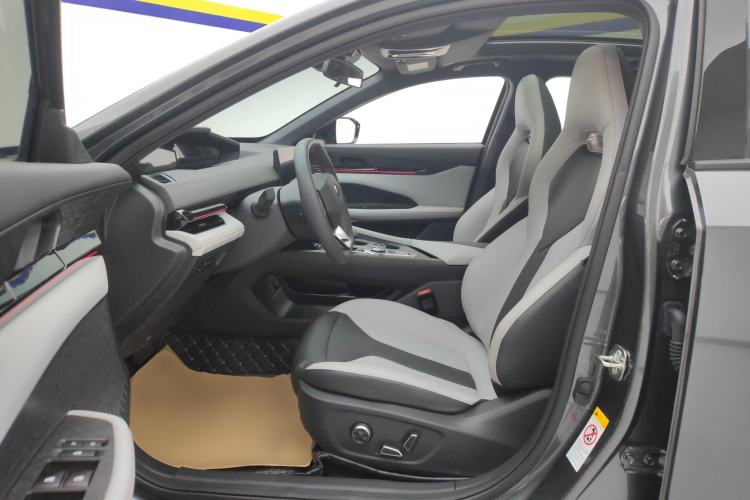 Used CHANGAN UNI-V iDD 2024 Blue Whale Smart Electric iDD 136km Luxury Model Left Front Seat