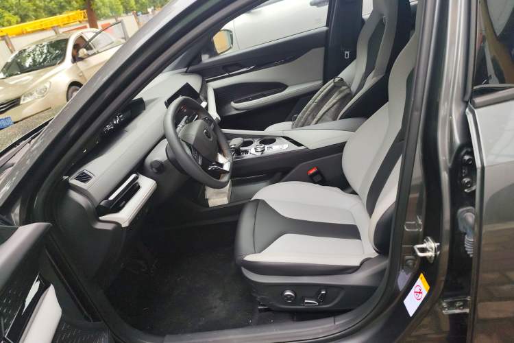 Used CHANGAN UNI-V iDD 2024 Blue Whale Smart Electric iDD 136km Luxury Model Left Front Seat