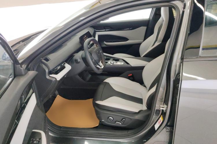Used CHANGAN UNI-V iDD 2024 Blue Whale Smart Electric iDD 136km Luxury Model Left Front Seat