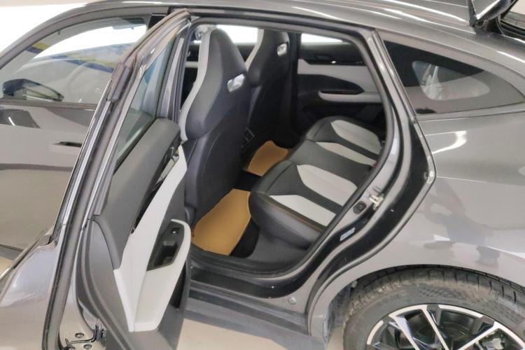 Used CHANGAN UNI-V iDD 2024 Blue Whale Smart Electric iDD 136km Luxury Model Left Rear Seat