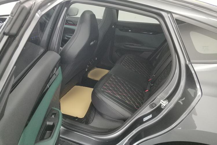 Used CHANGAN UNI-V iDD 2024 Blue Whale Smart Electric iDD 136km Luxury Model Left Rear Seat