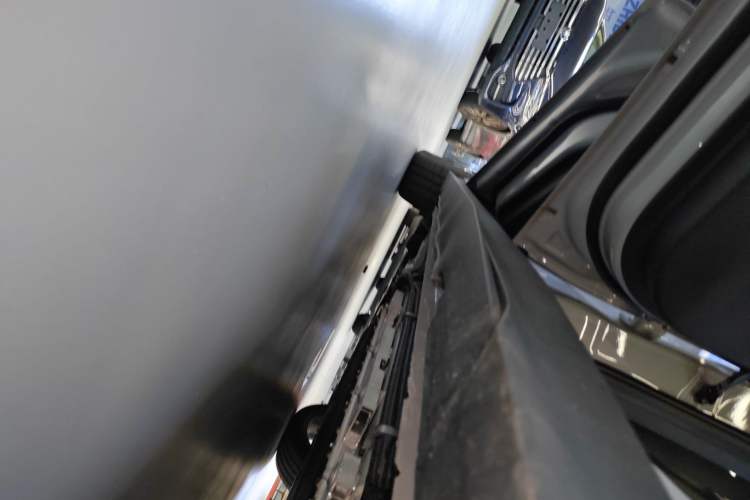 Used CHANGAN UNI-V iDD 2024 Blue Whale Smart Electric iDD 136km ZhiKu Model Left Side Sill