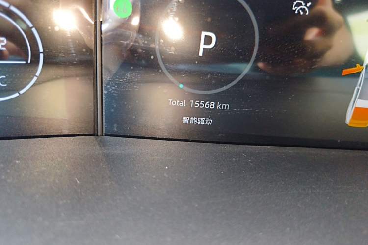 Used CHANGAN UNI-V iDD 2024 Blue Whale Smart Electric iDD 136km Luxury Model Odometer Close Up