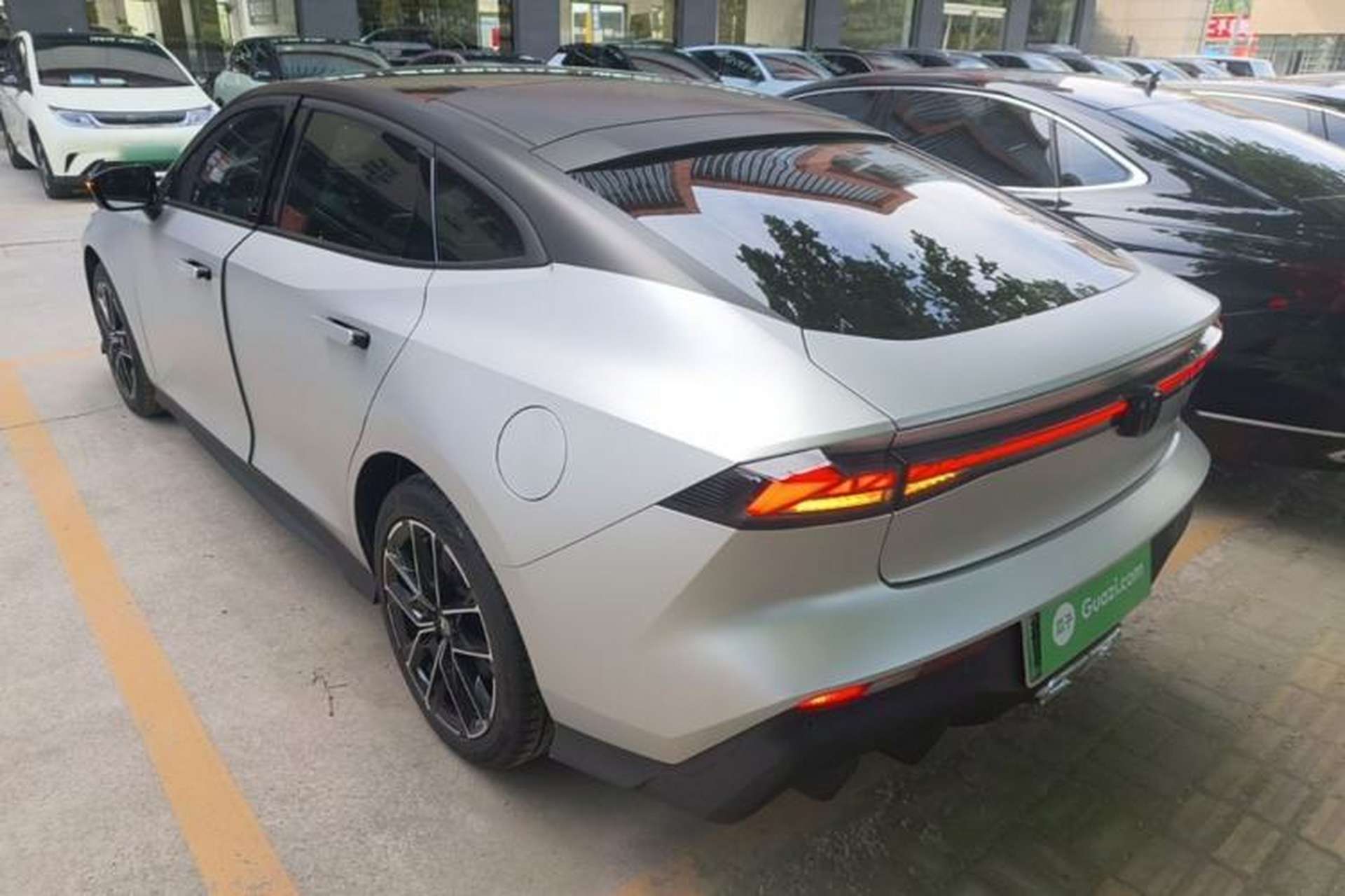 Used CHANGAN UNI-V iDD 2024 Blue Whale Smart Electric iDD 136km Luxury Model Rear Left 45 Deg