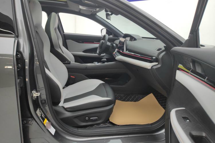 Used CHANGAN UNI-V iDD 2024 Blue Whale Smart Electric iDD 136km Luxury Model Right Front Seat
