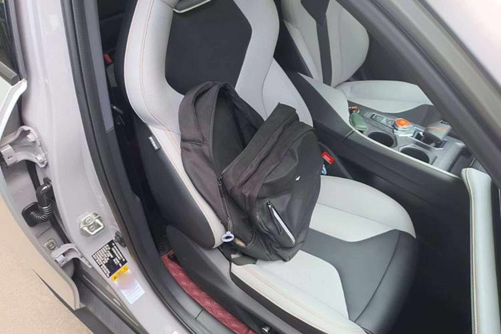 Used CHANGAN UNI-V iDD 2024 Blue Whale Smart Electric iDD 136km Luxury Model Right Front Seat