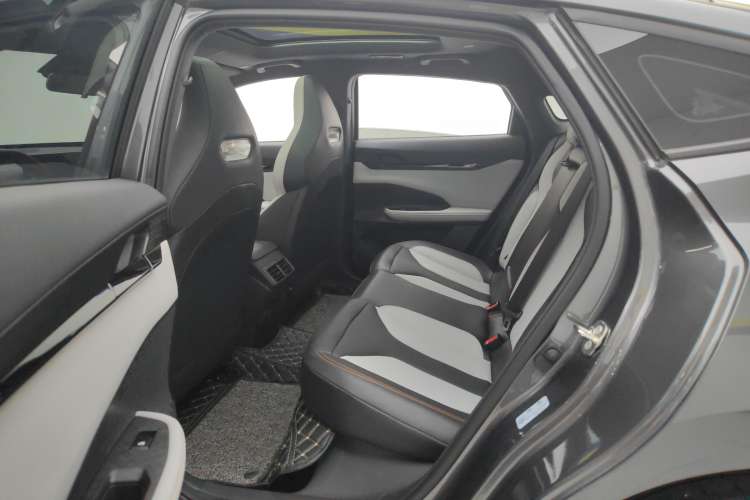 Used CHANGAN UNI-V iDD 2024 Blue Whale Smart Electric iDD 136km Luxury Model Right Rear Seat