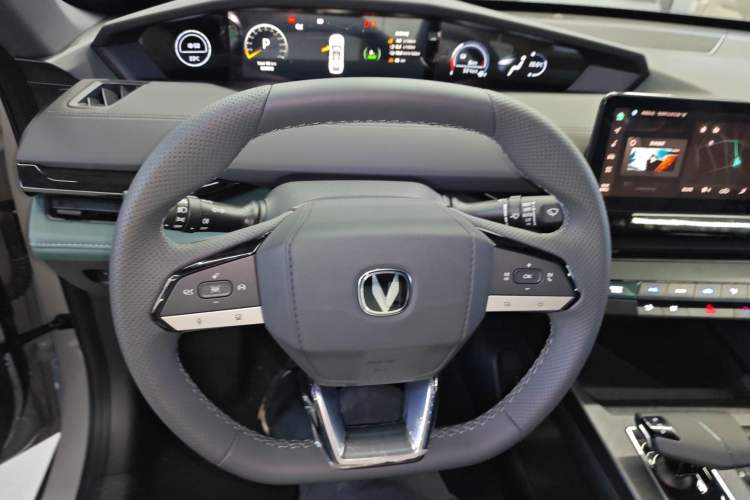 Used CHANGAN UNI-V iDD 2024 Blue Whale Smart Electric iDD 136km ZhiKu Model Steering Wheel