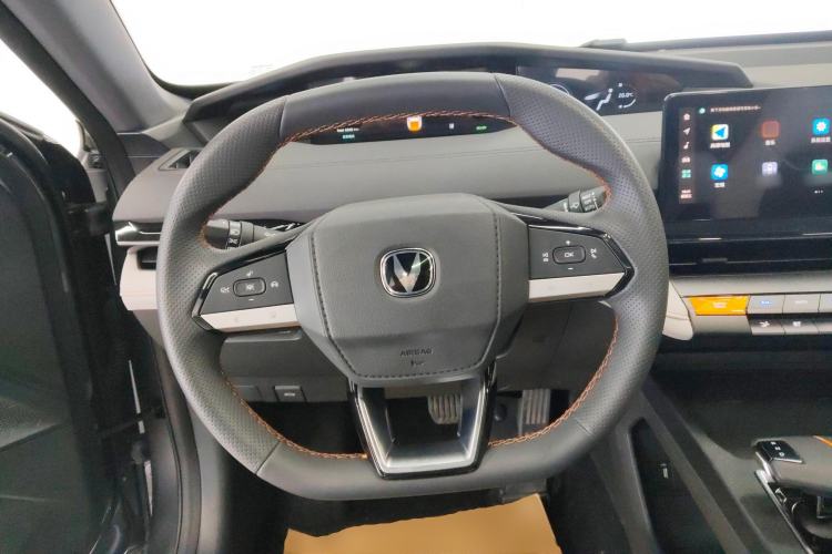 Used CHANGAN UNI-V iDD 2024 Blue Whale Smart Electric iDD 136km Luxury Model Steering Wheel