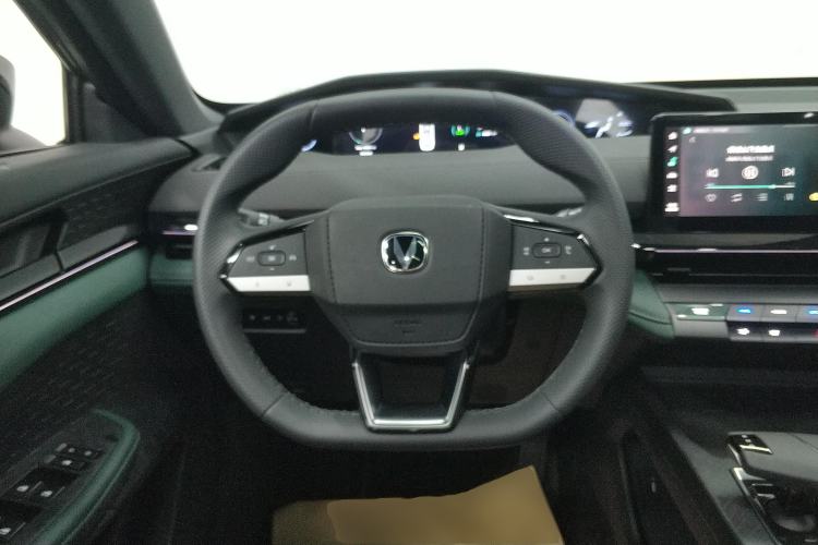 Used CHANGAN UNI-V iDD 2024 Blue Whale Smart Electric iDD 136km Luxury Model Steering Wheel