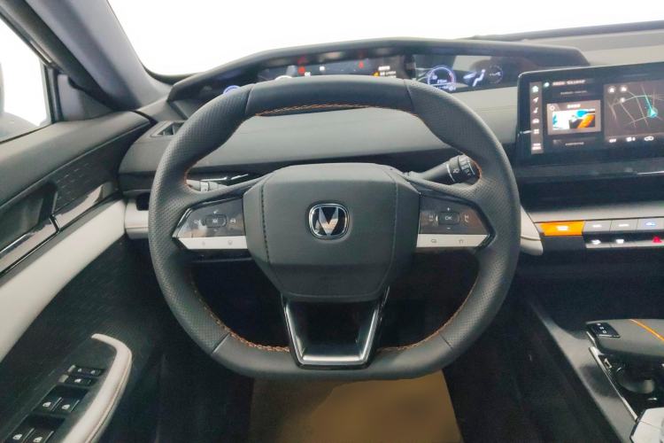 Used CHANGAN UNI-V iDD 2024 Blue Whale Smart Electric iDD 136km Luxury Model Steering Wheel