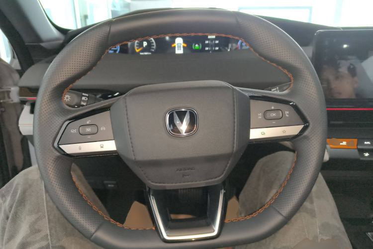 Used CHANGAN UNI-V iDD 2024 Blue Whale Smart Electric iDD 136km Luxury Model Steering Wheel