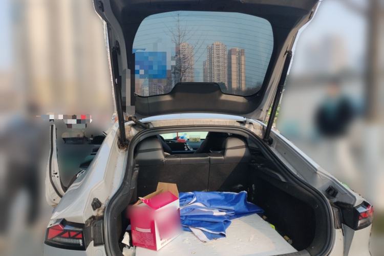 Used CHANGAN UNI-V iDD 2024 Blue Whale Smart Electric iDD 136km ZhiKu Model Trunk