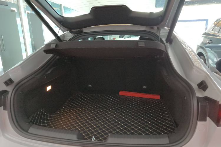 Used CHANGAN UNI-V iDD 2024 Blue Whale Smart Electric iDD 136km Luxury Model Trunk