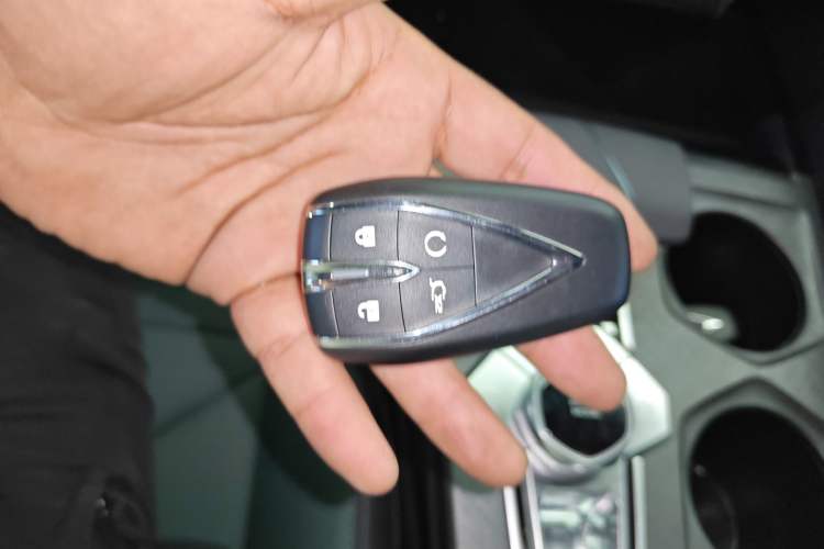 Used CHANGAN UNI-V iDD 2024 Blue Whale Smart Electric iDD 136km ZhiKu Model Vehicle Key