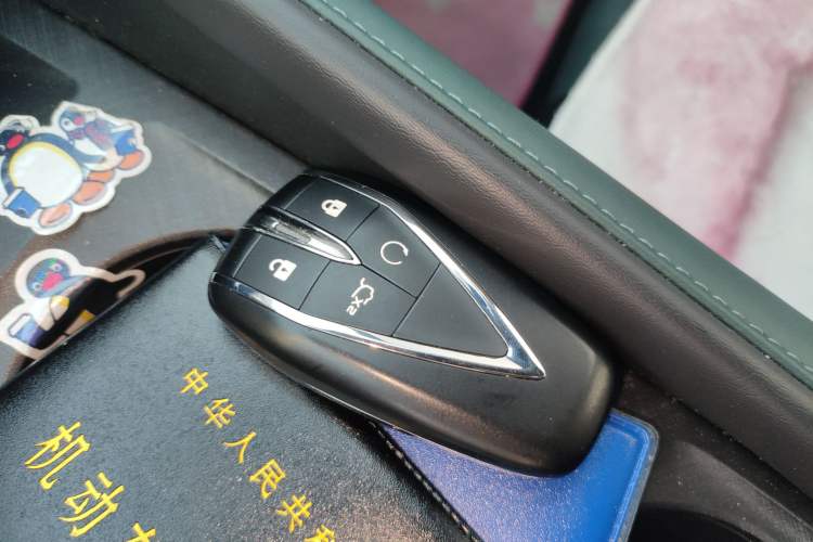 Used CHANGAN UNI-V iDD 2024 Blue Whale Smart Electric iDD 136km ZhiKu Model Vehicle Key