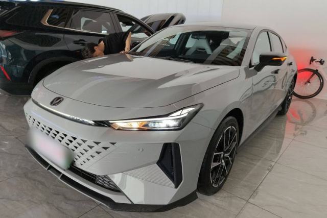 CHANGAN UNI-V iDD 2024 Blue Whale Smart Electric iDD 136km Luxury Model de segunda mano