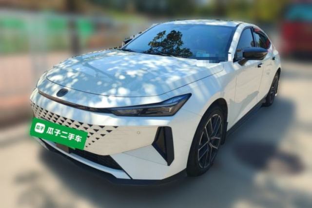 Used CHANGAN UNI-V iDD 2024 Blue Whale Smart Electric iDD 136km ZhiKu Model