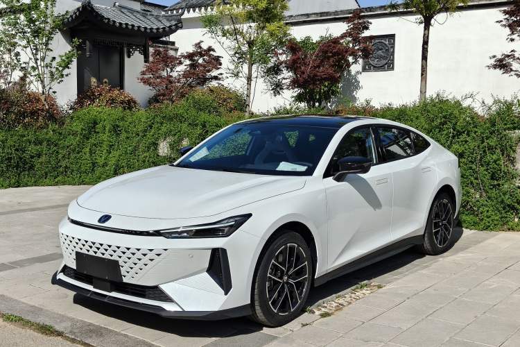 Used CHANGAN UNI-V iDD 2024 Blue Whale Smart Electric iDD 136km Luxury Model Guazi used car, China used car export, Used car for sale, Used  cars, Cheapest cars for sale