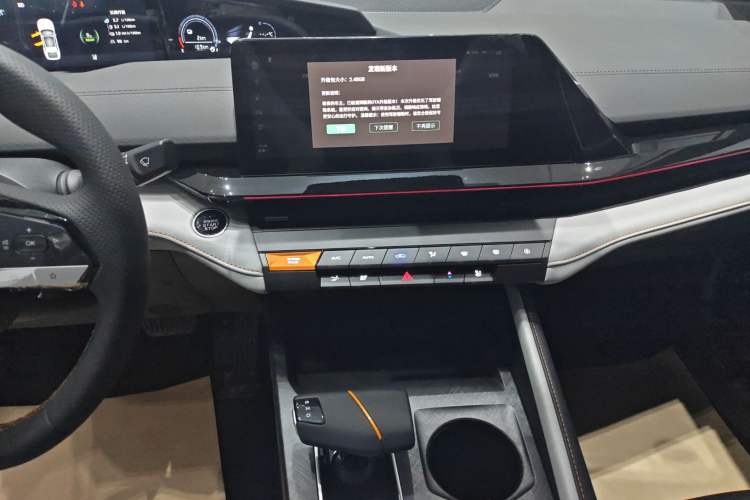 Used CHANGAN UNI-V iDD 2024 Blue Whale Smart Electric iDD 136km Luxury Model Audio And AC Panel