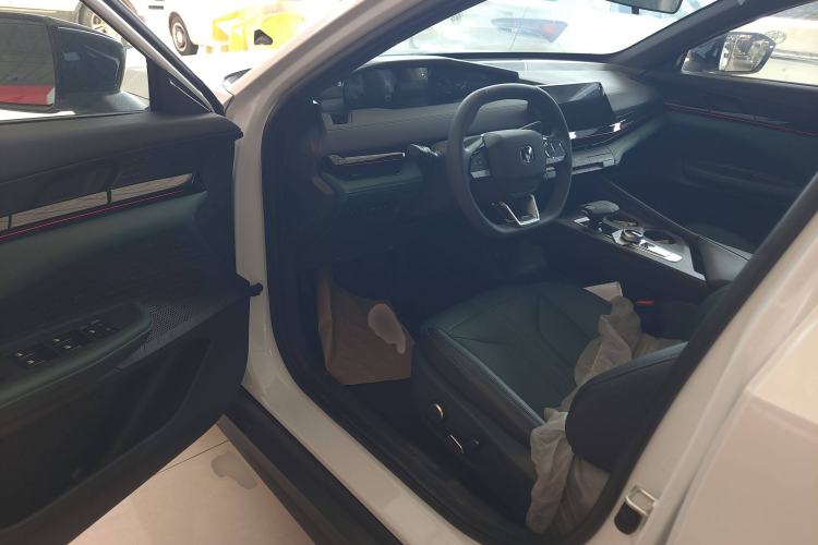 Used CHANGAN UNI-V iDD 2024 Blue Whale Smart Electric iDD 136km Luxury Model Driver Seat