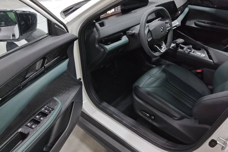 Used CHANGAN UNI-V iDD 2024 Blue Whale Smart Electric iDD 136km ZhiKu Model Driver Seat