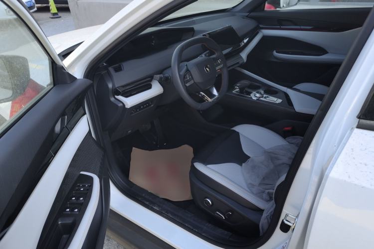 Used CHANGAN UNI-V iDD 2024 Blue Whale Smart Electric iDD 136km Luxury Model Driver Seat