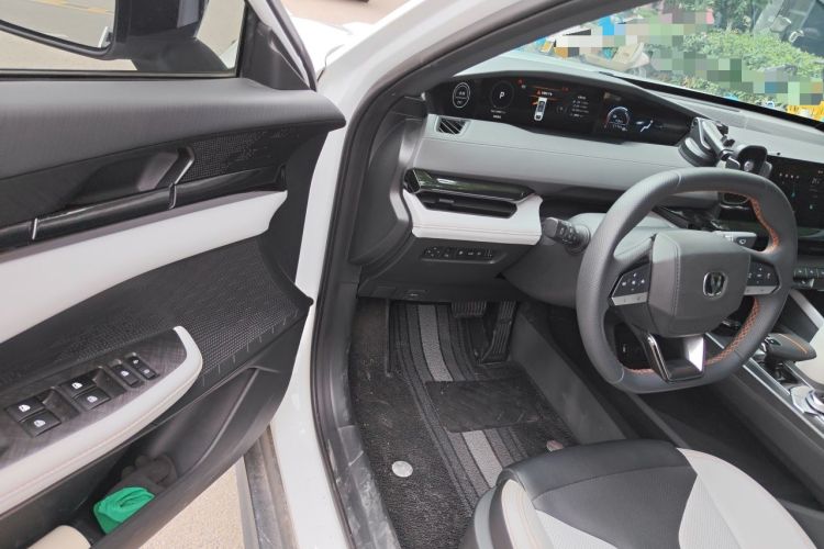 Used CHANGAN UNI-V iDD 2024 Blue Whale Smart Electric iDD 136km Luxury Model Driver Seat